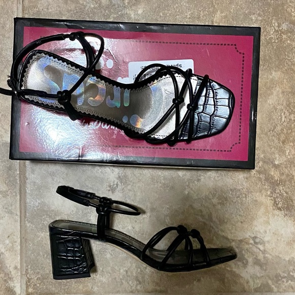 NWT circus by Sam Edelman - Picture 2 of 2